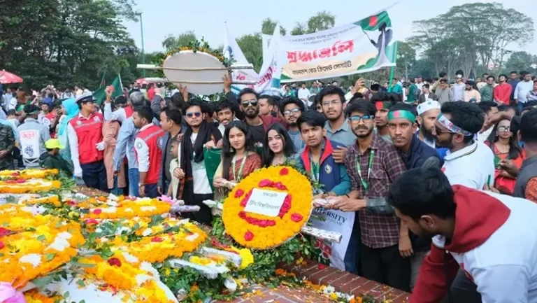 মহান বিজয় দিবসে জাতীয় স্মৃতিসৌধে গ্রীন ইউনিভার্সিটির শ্রদ্ধা নিবেদন